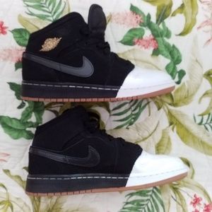 Nike Jordan 1 Mid Black White Gold (GS) Size 5.5